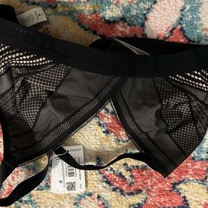 New with tags bra from LuLulemon. Never worn!